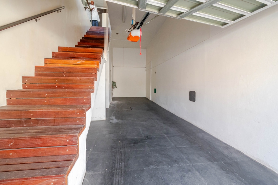 3 Bedroom Property for Sale in Sea Point Western Cape
